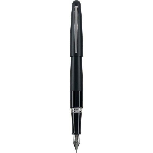 Pluma fuente Metropolitan MR, tinta líquida color negro, cuerpo negro acento clásico, punto mediano, estuche con 1 pluma y 1 cartucho